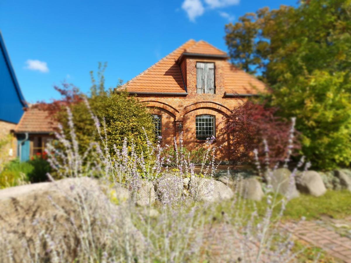 Bed and Breakfast Hochzeitsschmiede Gross Dratow Exterior foto