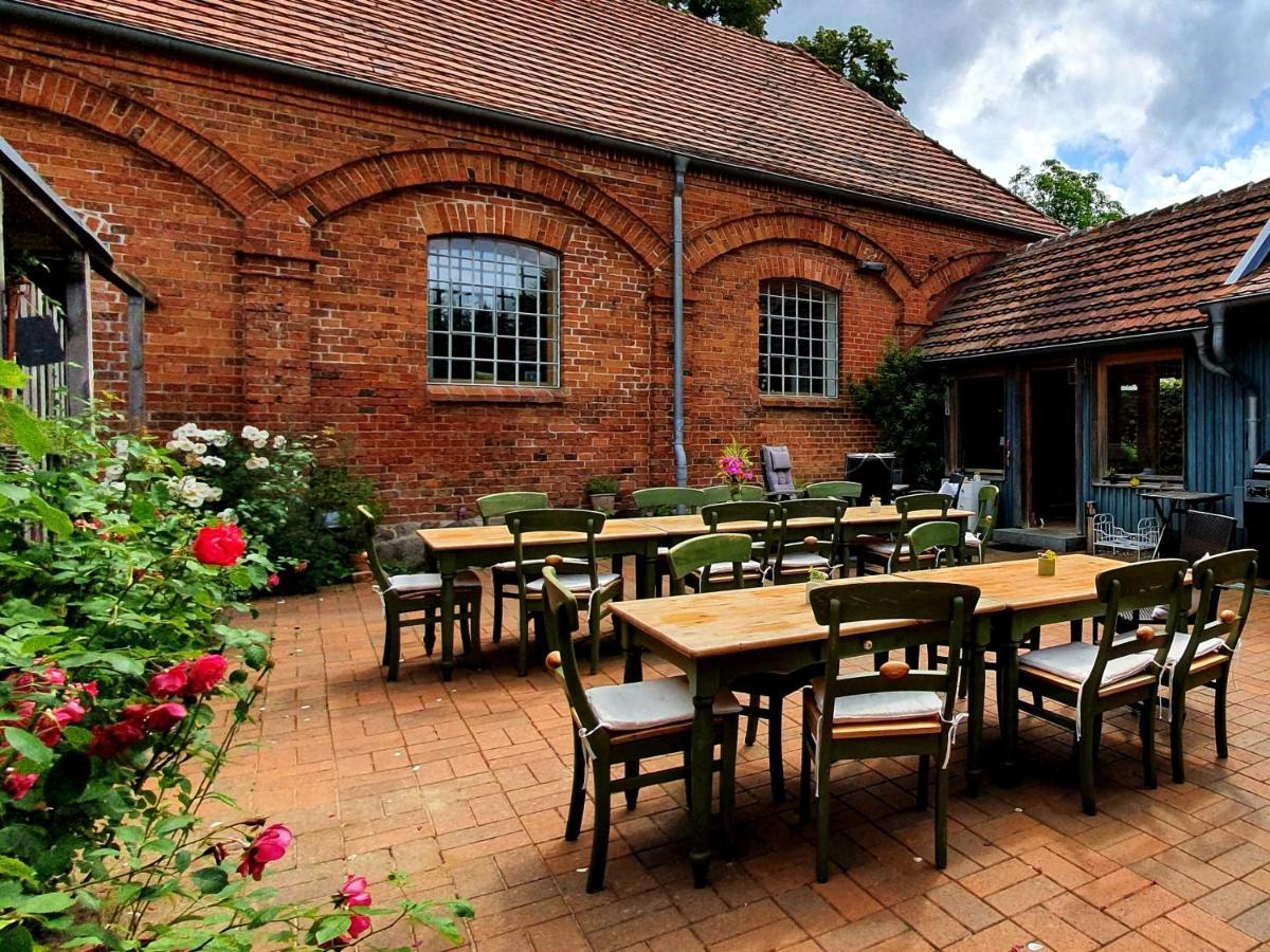 Bed and Breakfast Hochzeitsschmiede Gross Dratow Exterior foto